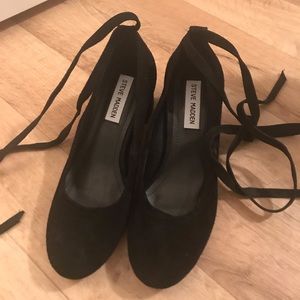 Steve Madden block heel with ballet wrap ties.